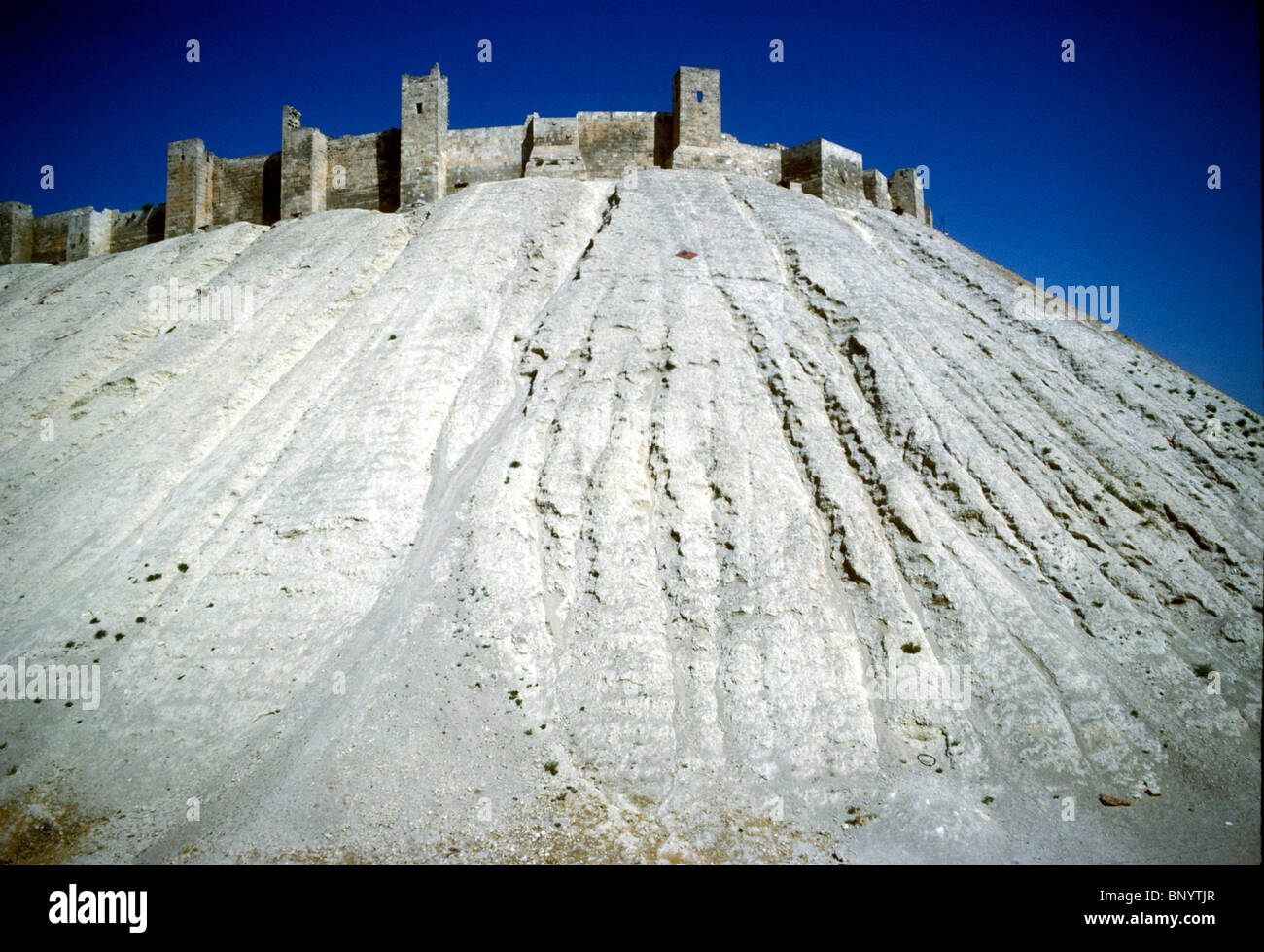 Vista de la Ciudadela en Alepo, al norte de Siria, 3rd millenium AEC Foto de stock