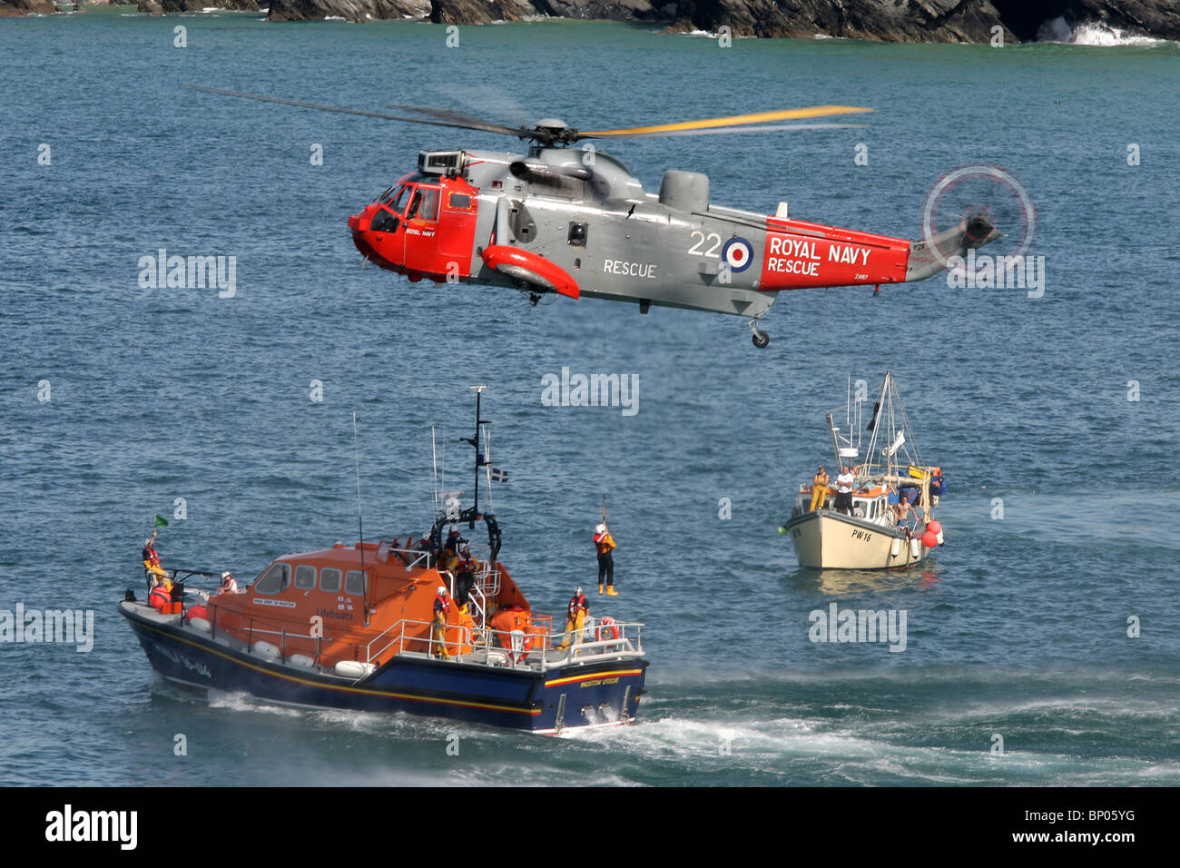 El rescate en el mar de aire RNLI mostrar en Newquay Harbour, el 8 de agosto de 2010. Foto de stock