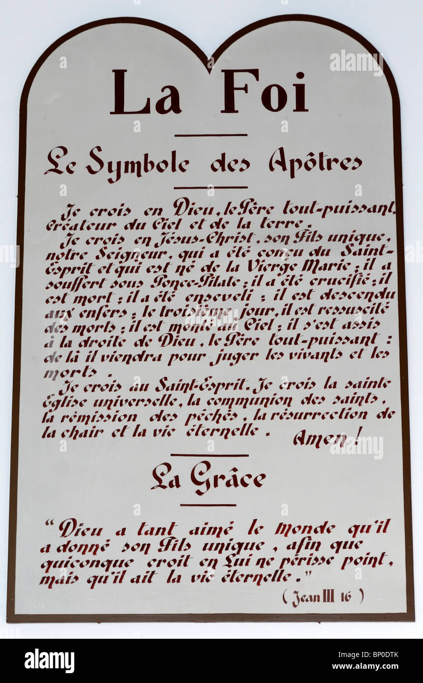 Francia, Poitou-Charentes, Charente-Maritime, Rochefort, la iglesia protestante, los preceptos de la fe Fotografía de stock - Alamy Francia, Poitou-Charentes, Charente-Maritime, Rochefort, la iglesia protestante, los preceptos de la fe Fotografía de stock - Alamy