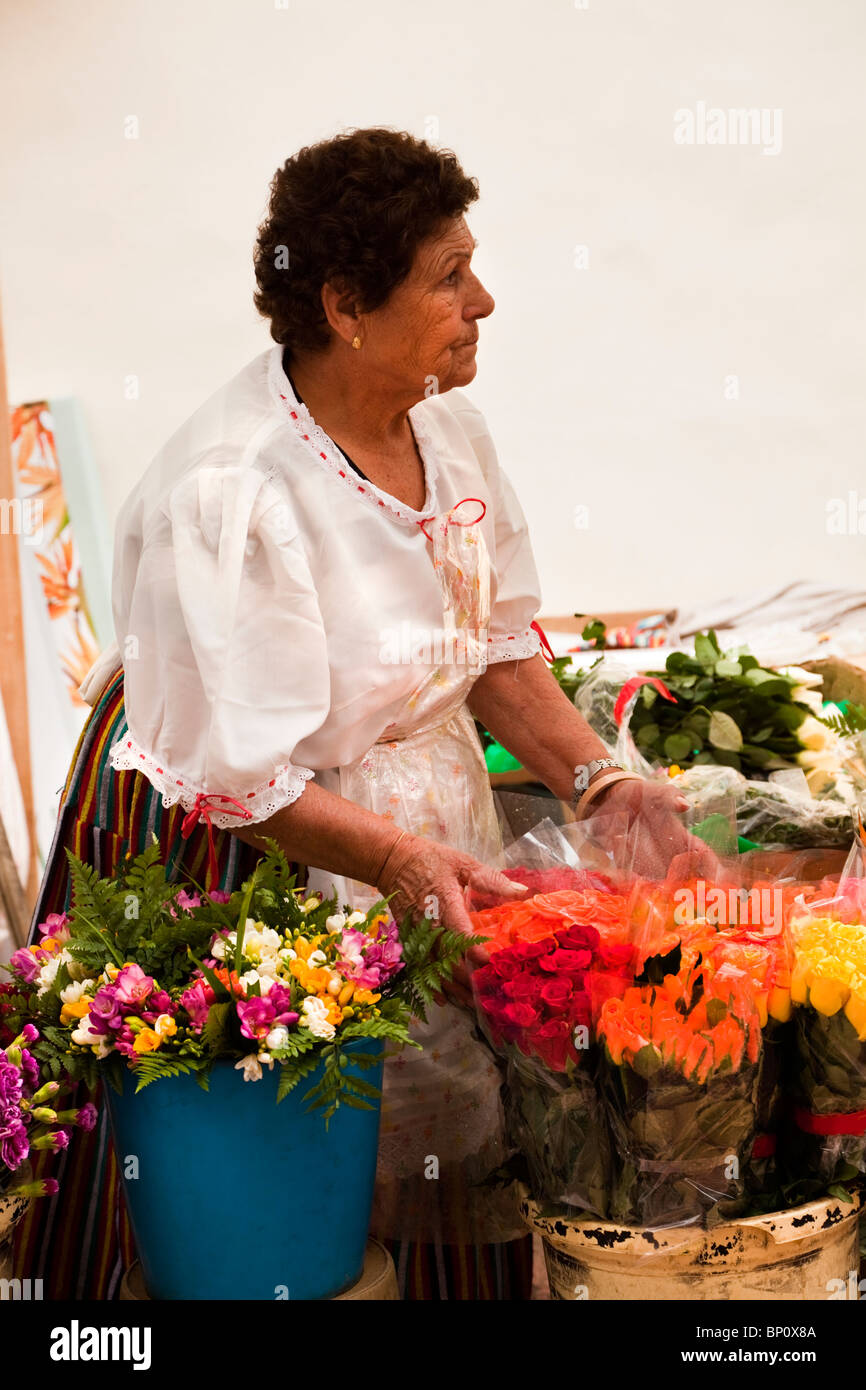 Vendedor de flores, Puerto De La Cruz, Tenerife, Islas Canarias, España  Fotografía de stock - Alamy