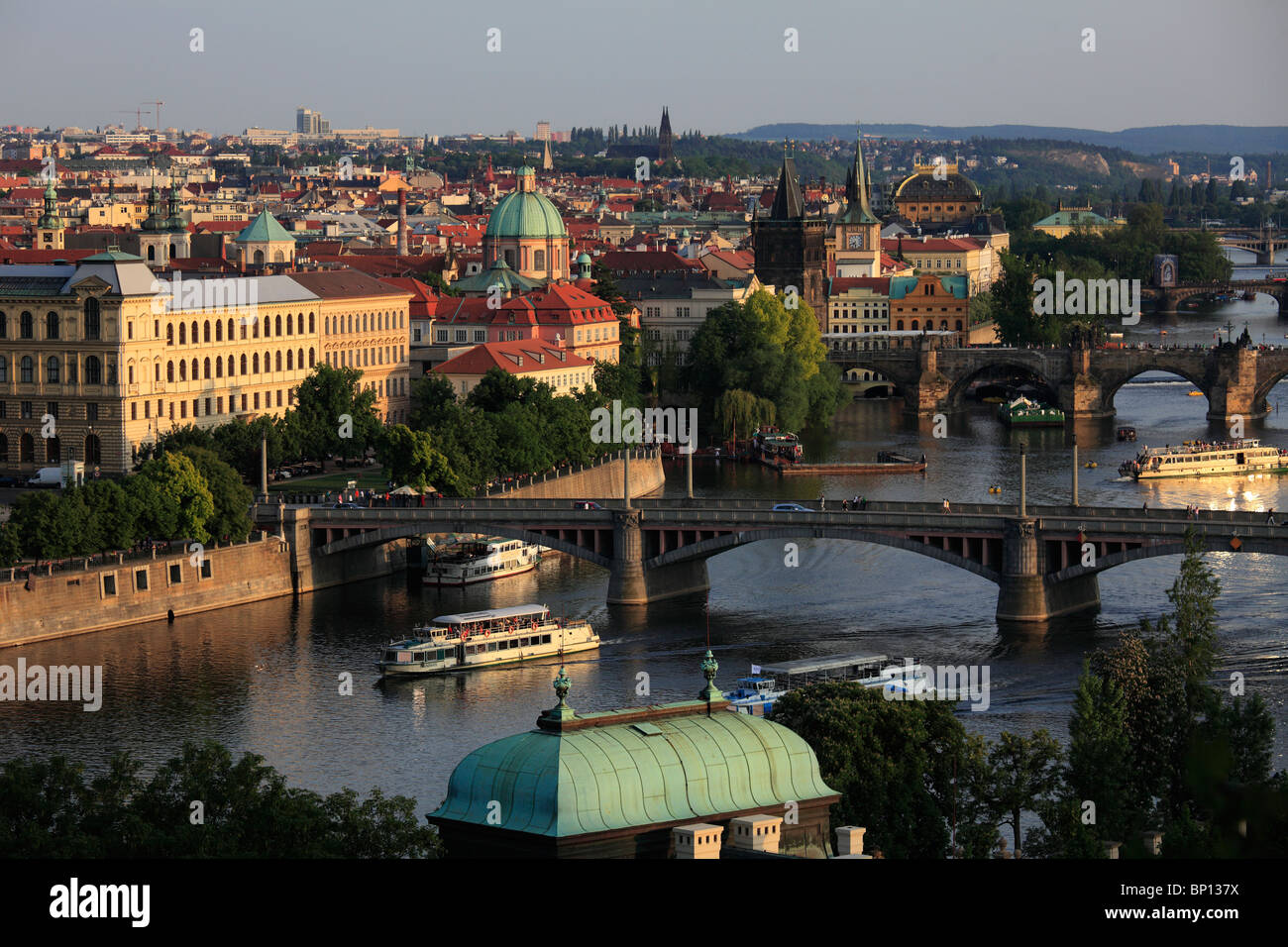 República Checa, Praga, Old Town, el río Vltava skyline Foto de stock