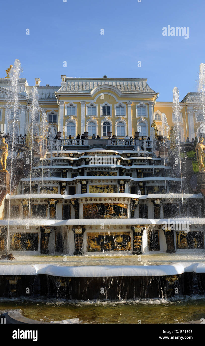 El Palacio Peterhof, San Petersburgo, Rusia Foto de stock