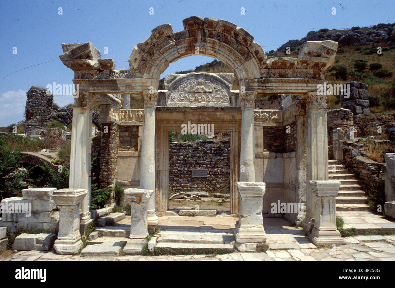 710. Éfeso (oeste de Turquía), el Templo de Adriano, 138 AD. Foto de stock