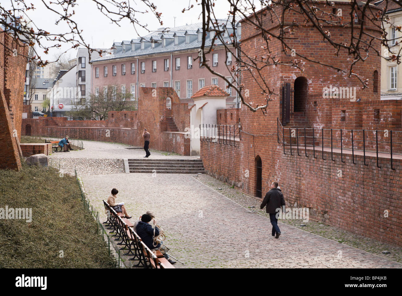 Antiguas murallas defensivas de la ciudad, Varsovia, Polonia. Foto de stock