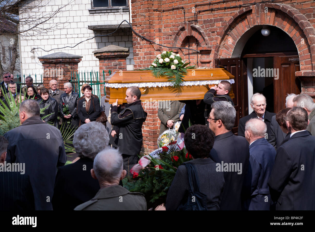 Funeral. Iglesia de la Exaltación de la Santa Cruz, Zwolen Polonia. Foto de stock