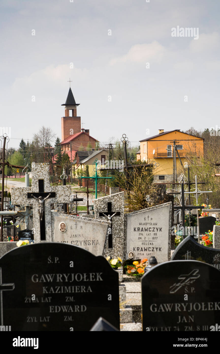 Cementerio. Gmina Przylek Zwolen, condado, Polonia. Foto de stock
