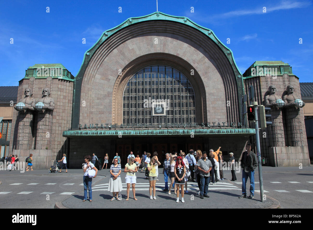 Finlandia, Helsinki, Estación de Tren, gente, Foto de stock