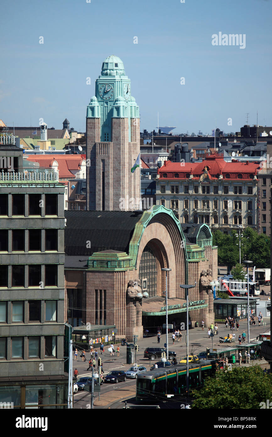 Finlandia, Helsinki, Estación de Ferrocarril, Street Scene, Foto de stock