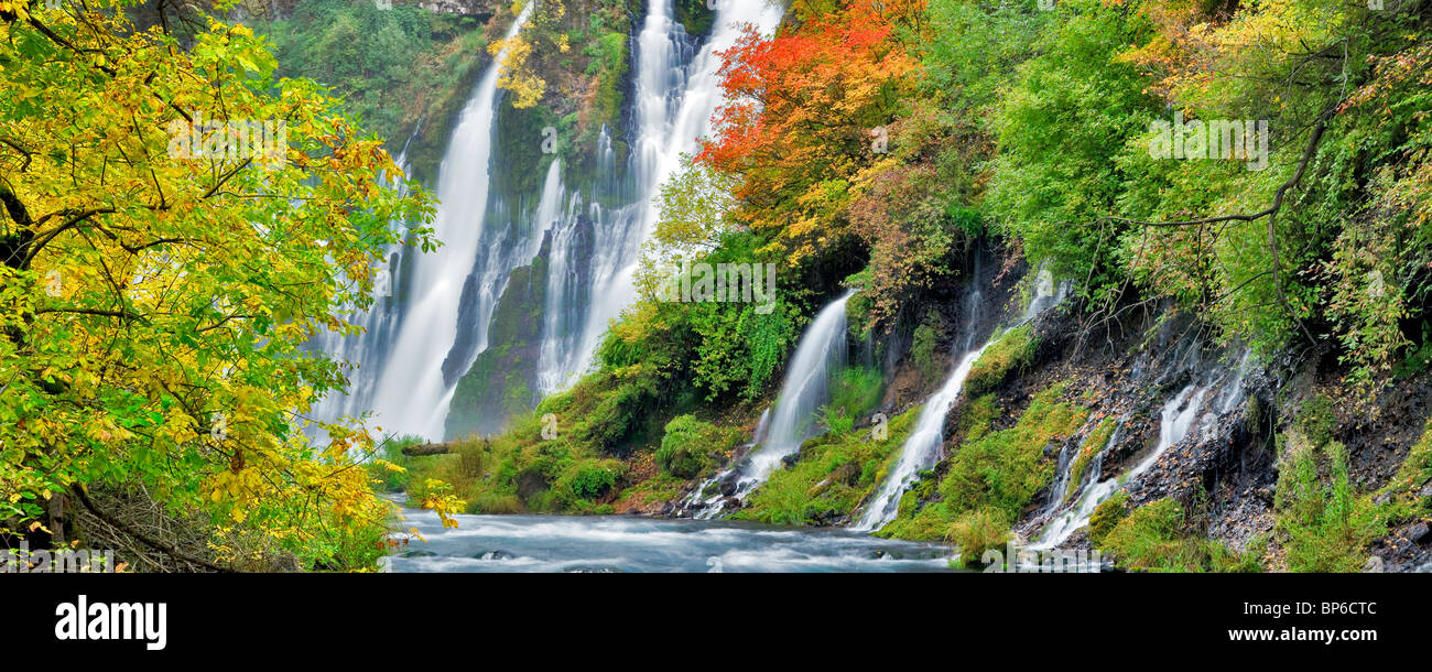 Burney Falls con color en el otoño. McArthur-Burney cae Memorial State Park. California Foto de stock