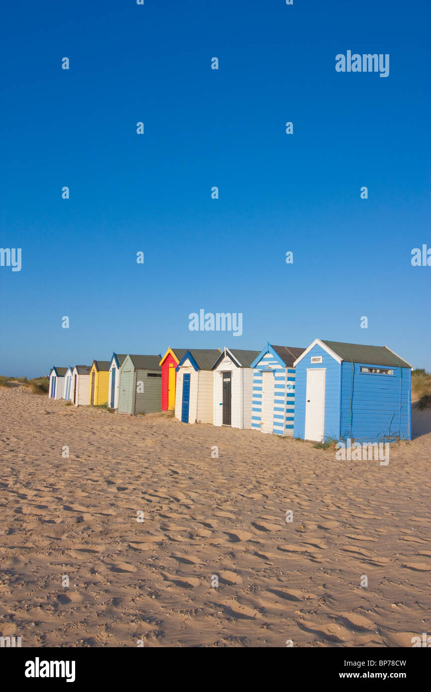 Southwold cabañas de playa en la playa al amanecer Foto de stock