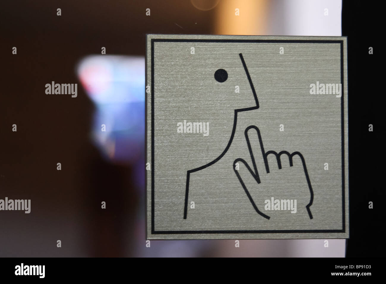 Guardar silencio Silencio firmar iglesia Fotografía de stock - Alamy Guardar silencio Silencio firmar iglesia Fotografía de stock - Alamy