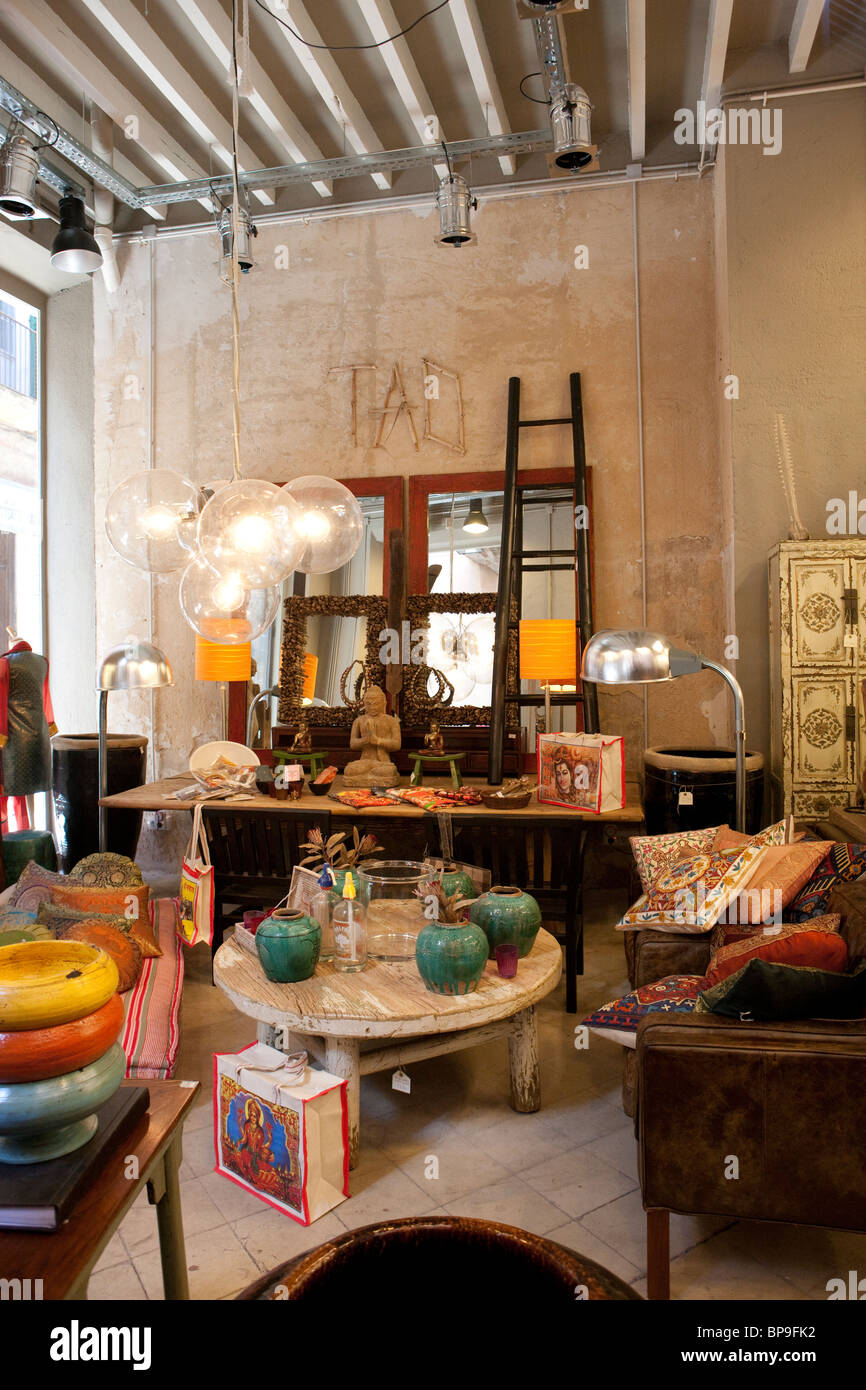 Tienda de Muebles en Palma de Mallorca Fotografía de stock - Alamy