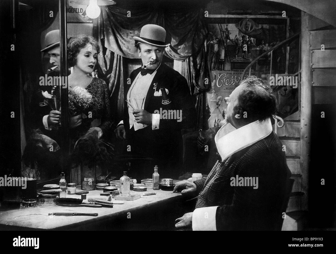 MARLENE DIETRICH, Hans Albers, Emil Jannings, el Ángel Azul, 1930 Foto de stock