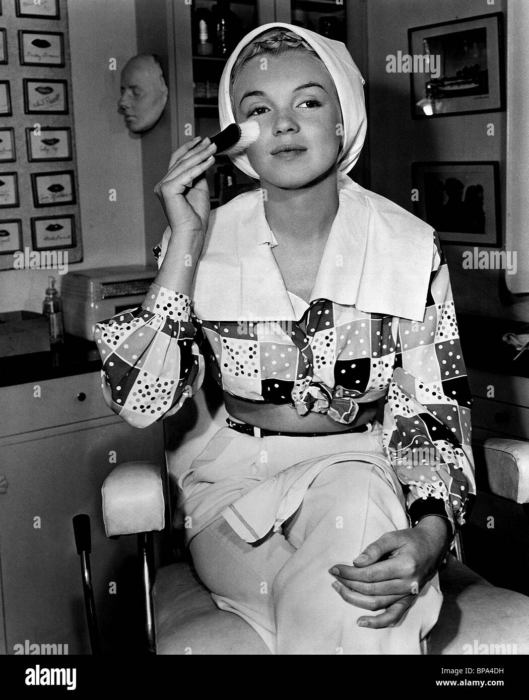 MARILYN MONROE señoras del coro; (1949) Foto de stock