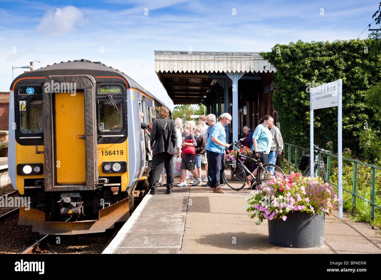 Wroxham railway station en el avetoro Norfolk Line Foto de stock