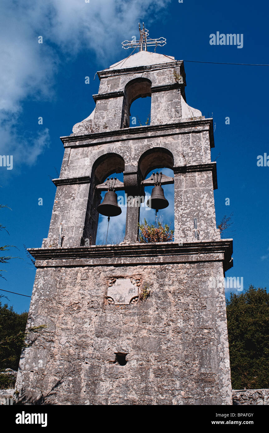 El campanario, la Iglesia Strinylas, Corfú Foto de stock