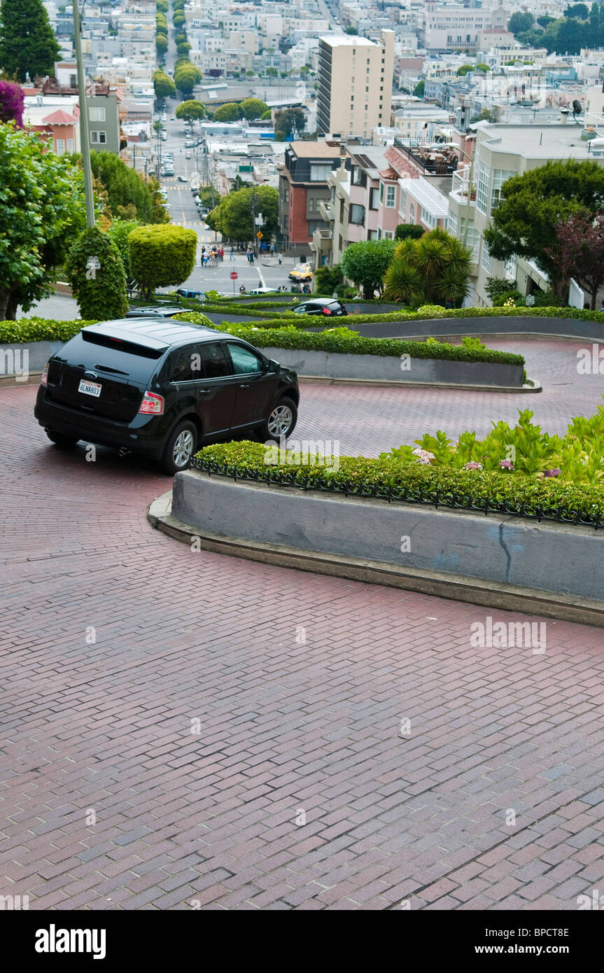Lombard Street, San Francisco, California, EE.UU. Foto de stock