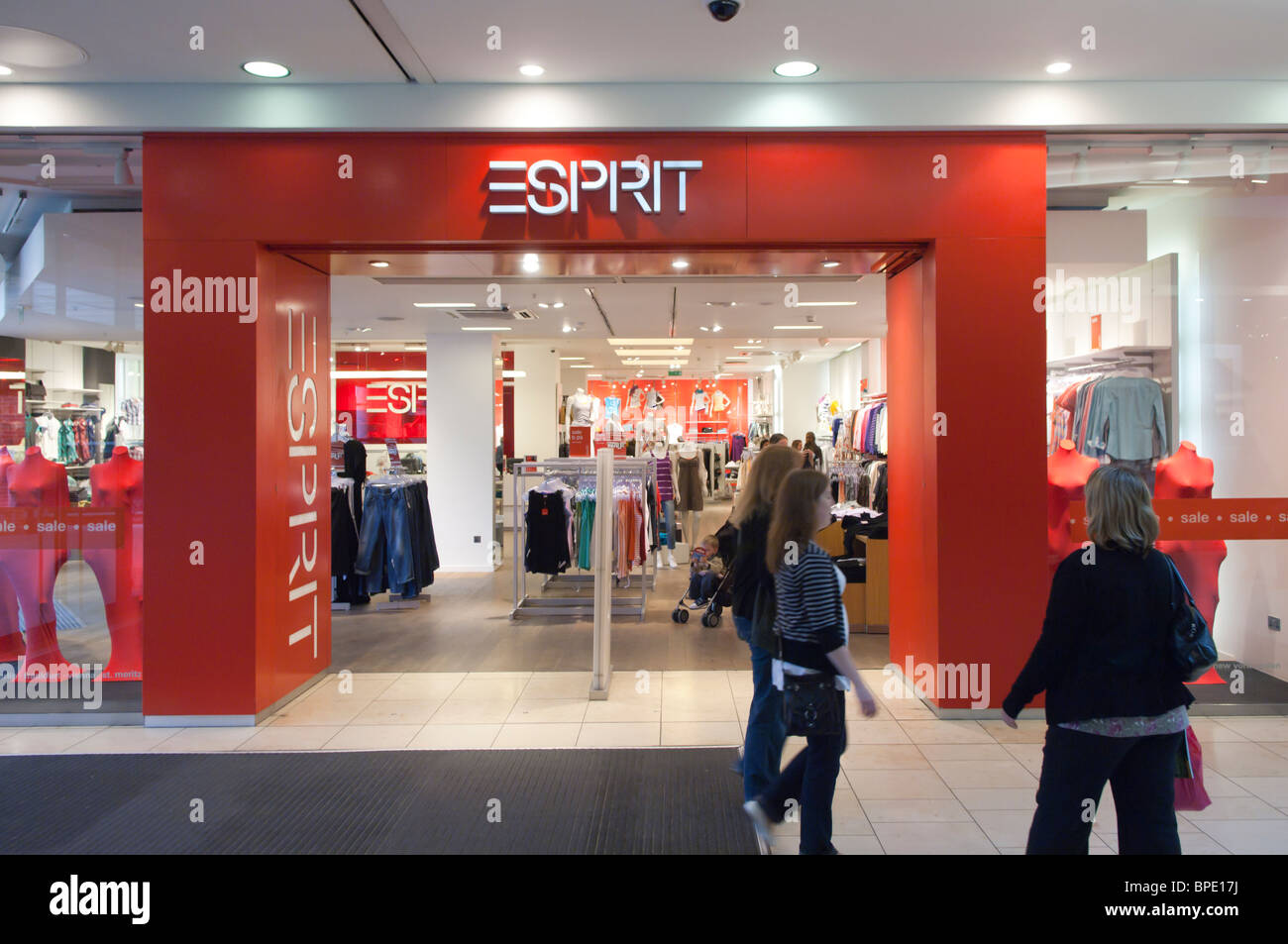 La tienda de ropa Esprit en Chapelfields en Norwich, Norfolk, Inglaterra,  Gran Bretaña, Reino Unido Fotografía de stock - Alamy