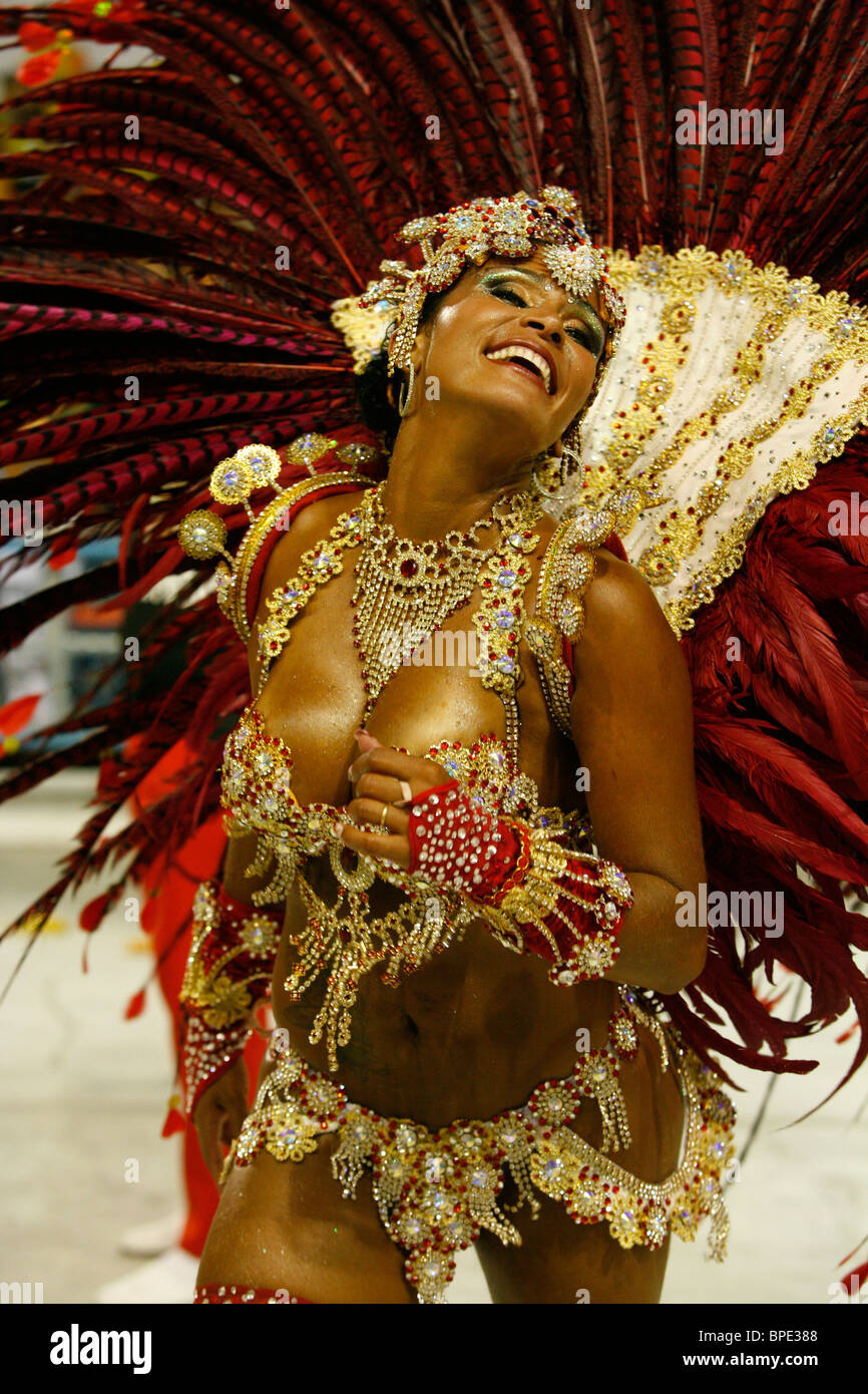 Desfile de Carnaval en el Sambódromo, en Río de Janeiro, Brasil. Foto de stock