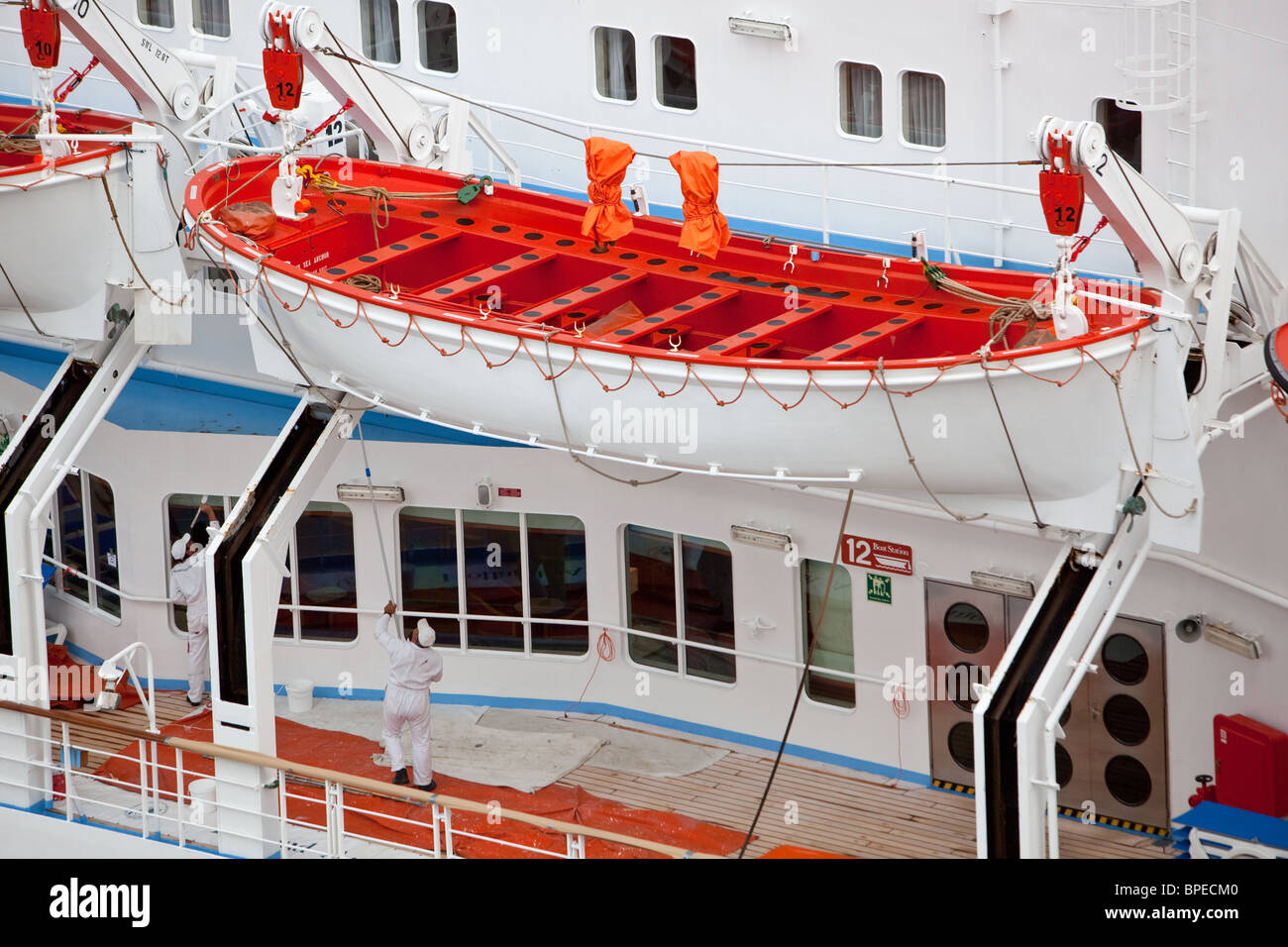 Mantenimiento y reparación de buques de pasaje a bordo Fotografía de stock  - Alamy