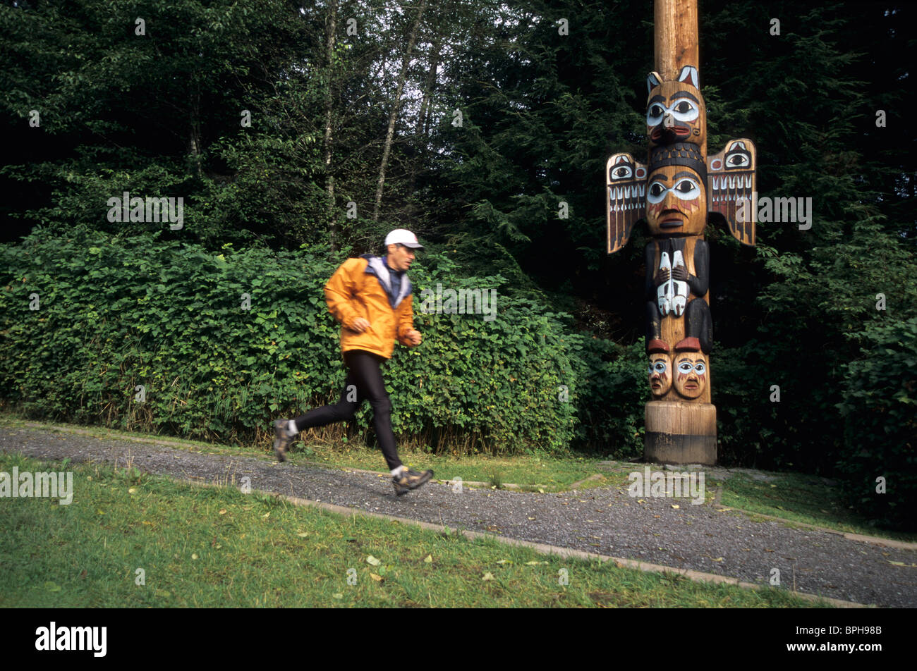 Hombre corriendo en Alaska Foto de stock