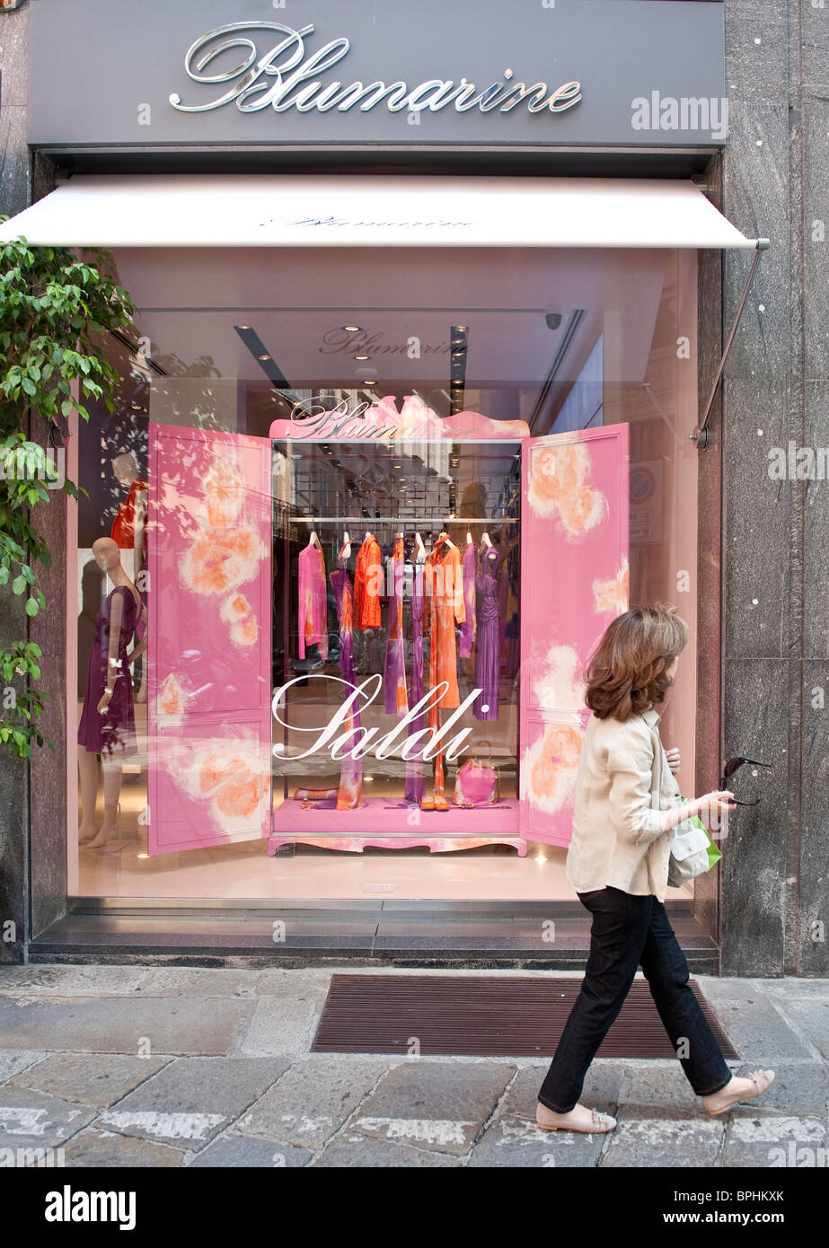 Escaparate de blumarine fotografías e imágenes de alta resolución Alamy