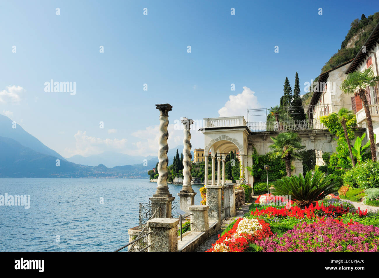 El Jardín Botánico, la villa Monastero, Varenna, el Lago de Como, en Lombardía, Italia Foto de stock