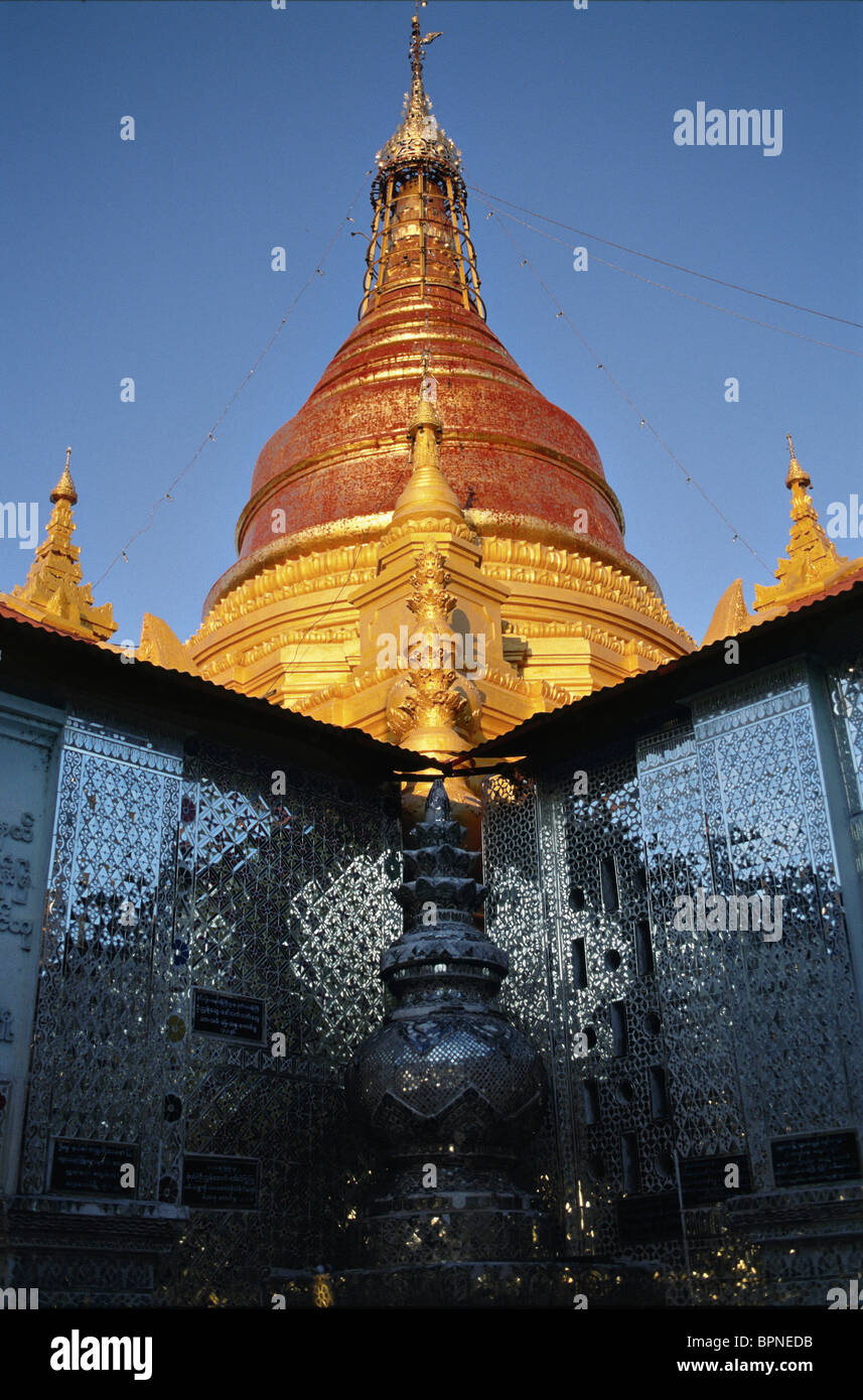 Su Pagoda Pyi Taung en Mandalay Hill Foto de stock