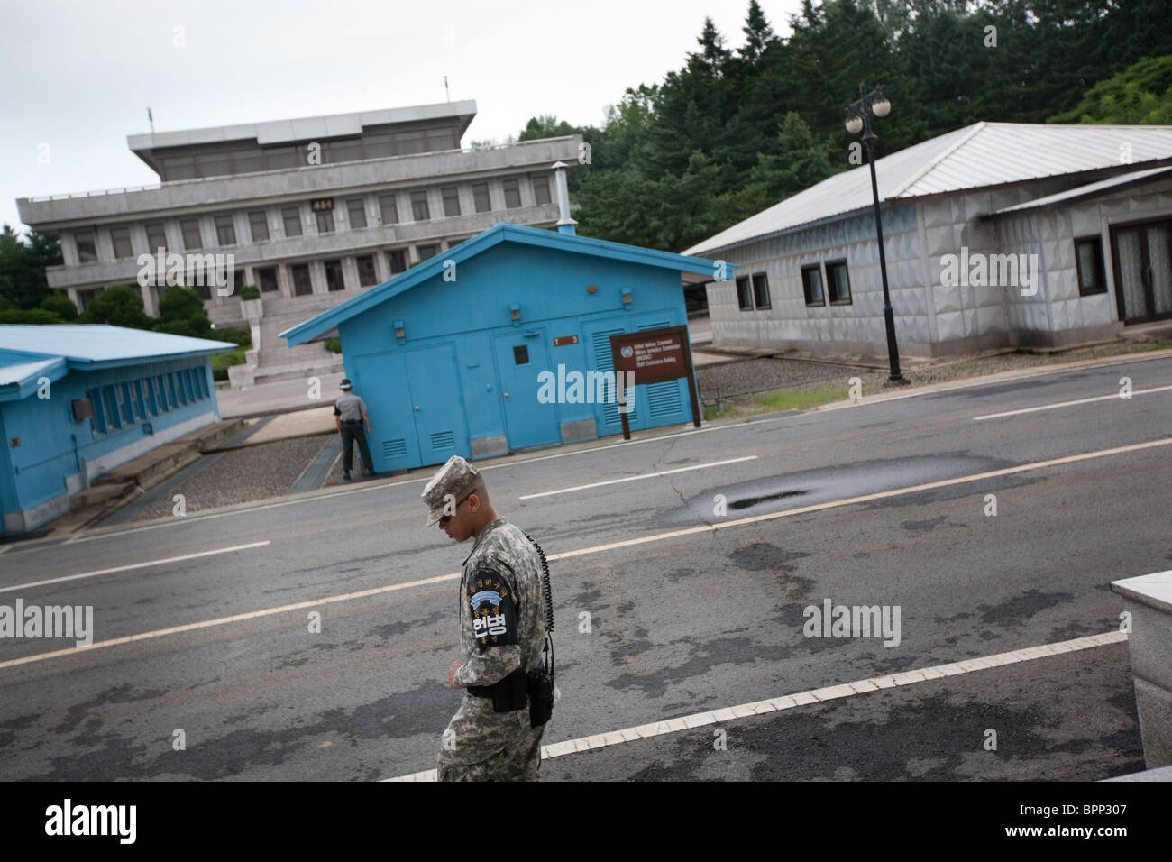 La zona desmilitarizada (DMZ) entre Corea del Norte y Corea del Sur, 2010. La DMZ se sitúa en el paralelo 38. Foto de stock