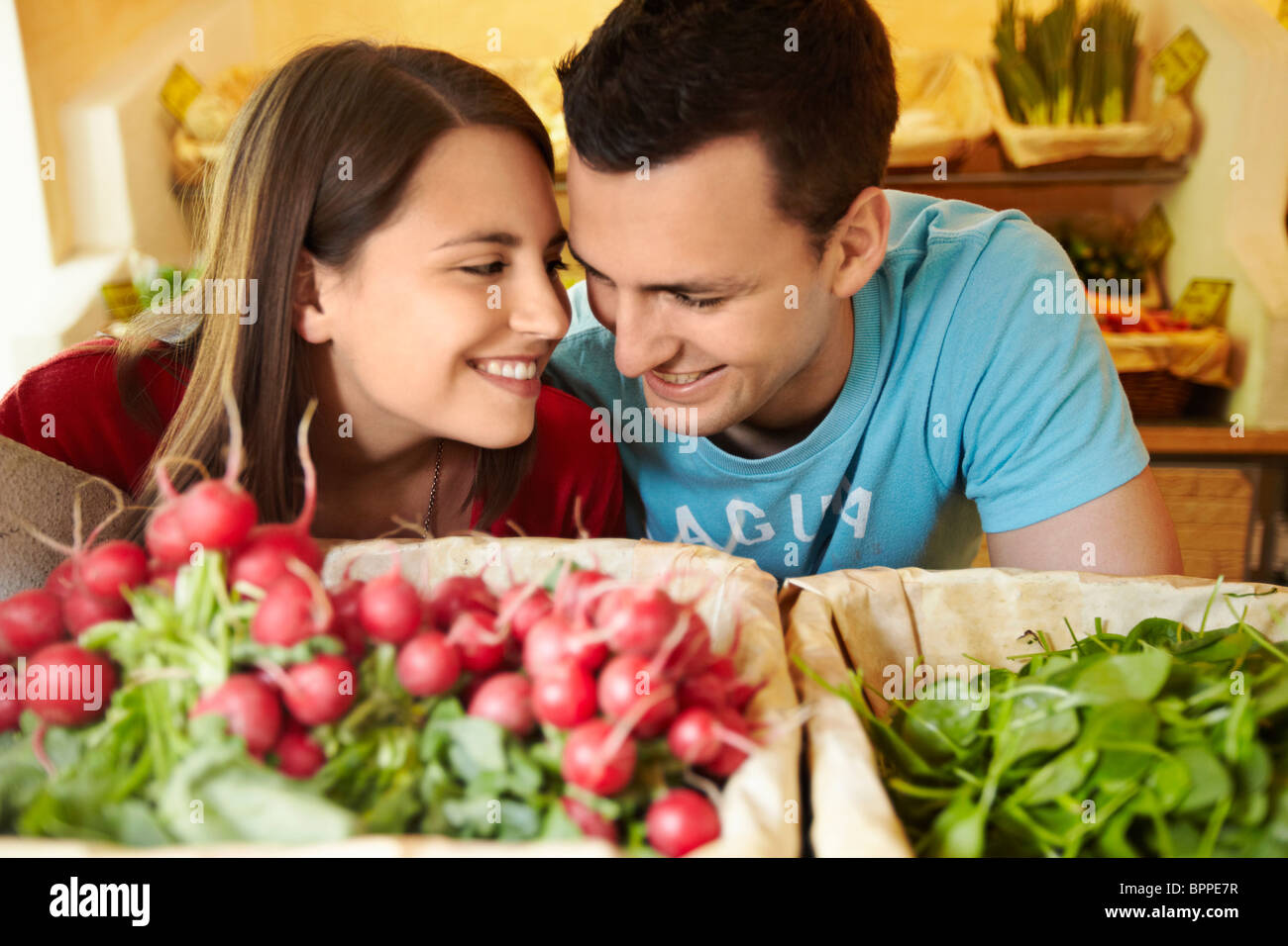 Persona Comprando Frutas Fotos e Imágenes de stock Alamy