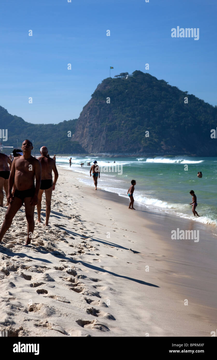 Tanga playa copacabana fotografías e imágenes de alta resolución Alamy