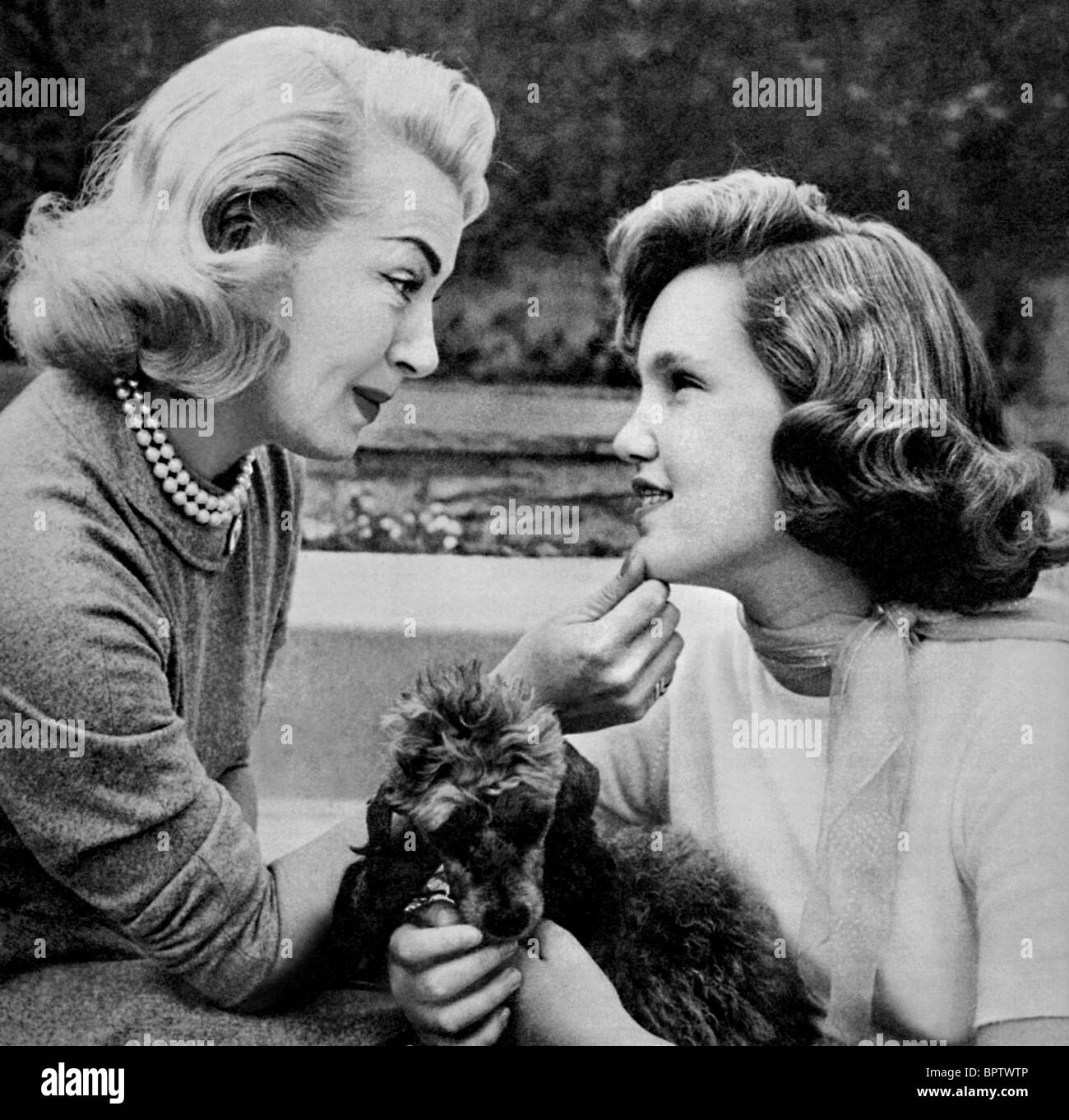 LANA TURNER CON hija Cheryl Crane actriz con su hija (1958 Fotografía de  stock - Alamy