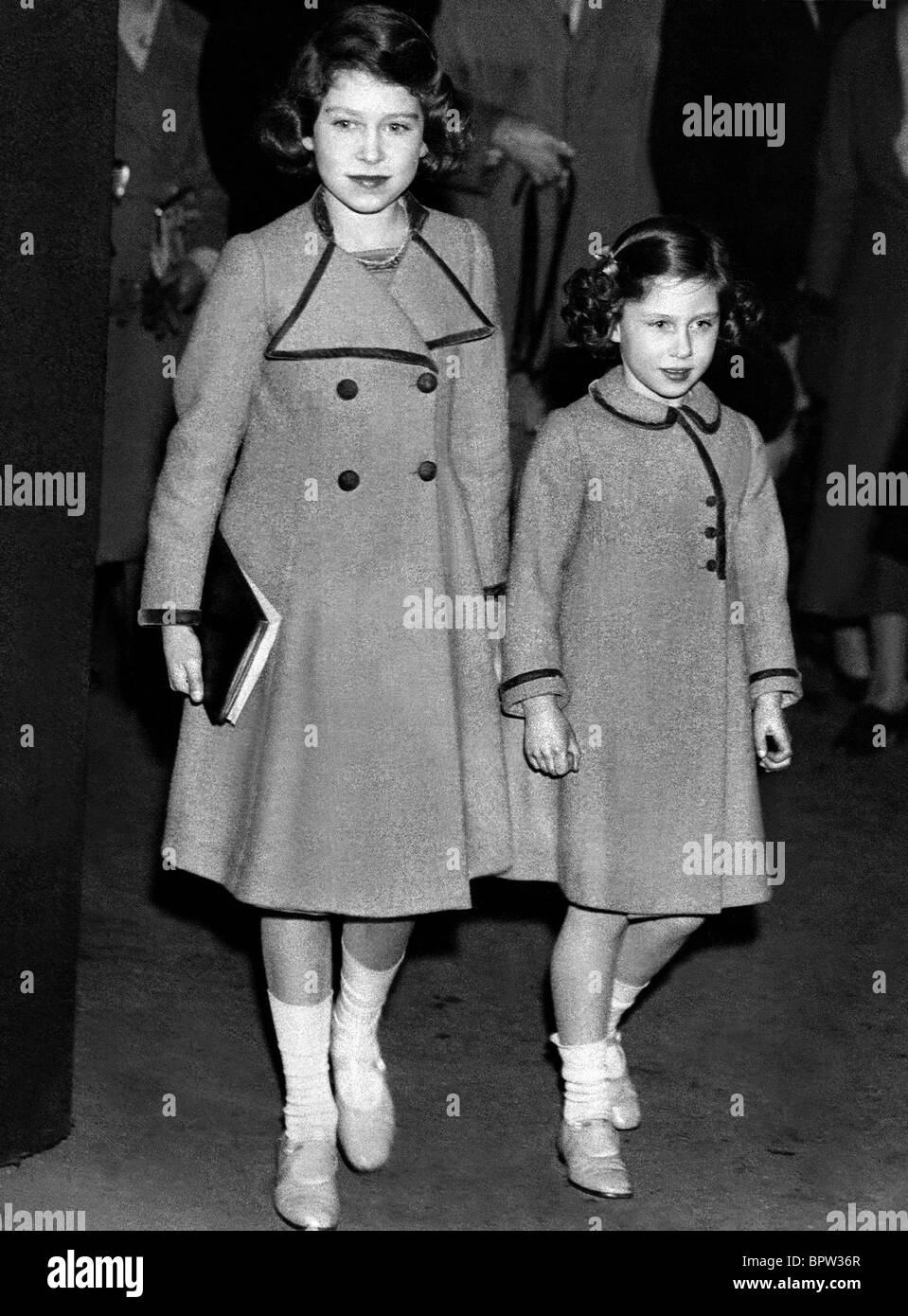 La princesa Elizabeth & Princesa Margarita de la familia real británica el 10 de junio de 1937 Foto de stock