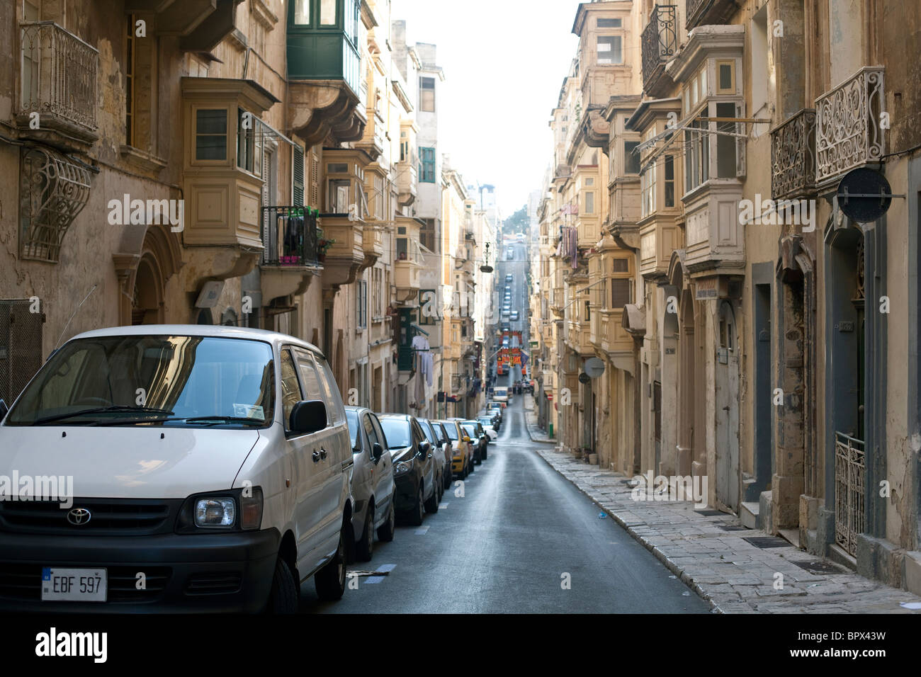 Calle en Valletta, Malta Foto de stock