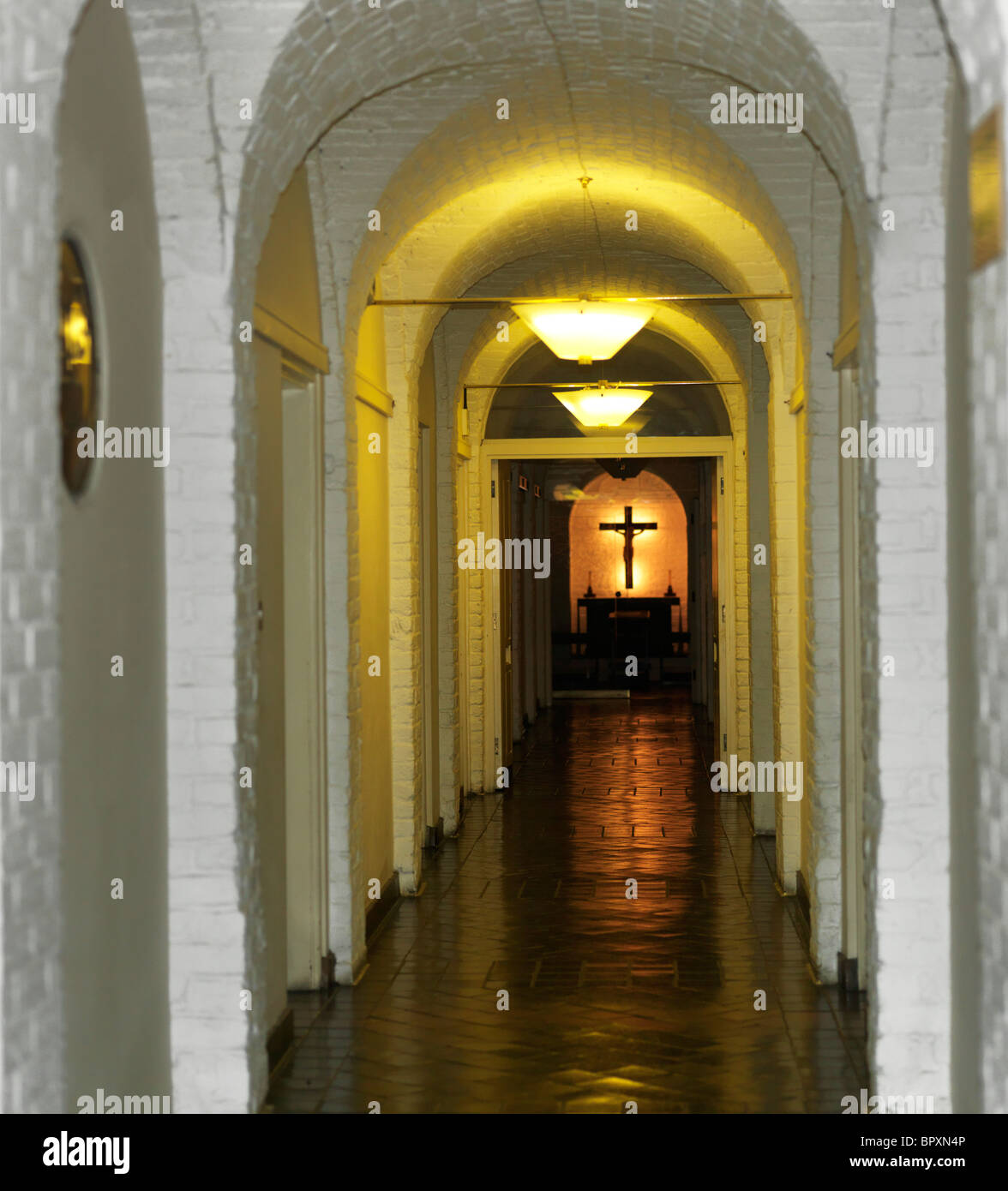 Londres Inglaterra corredor que conduce de la cripta y la gallina Cafe de St Marylebone Iglesia Parroquial Foto de stock