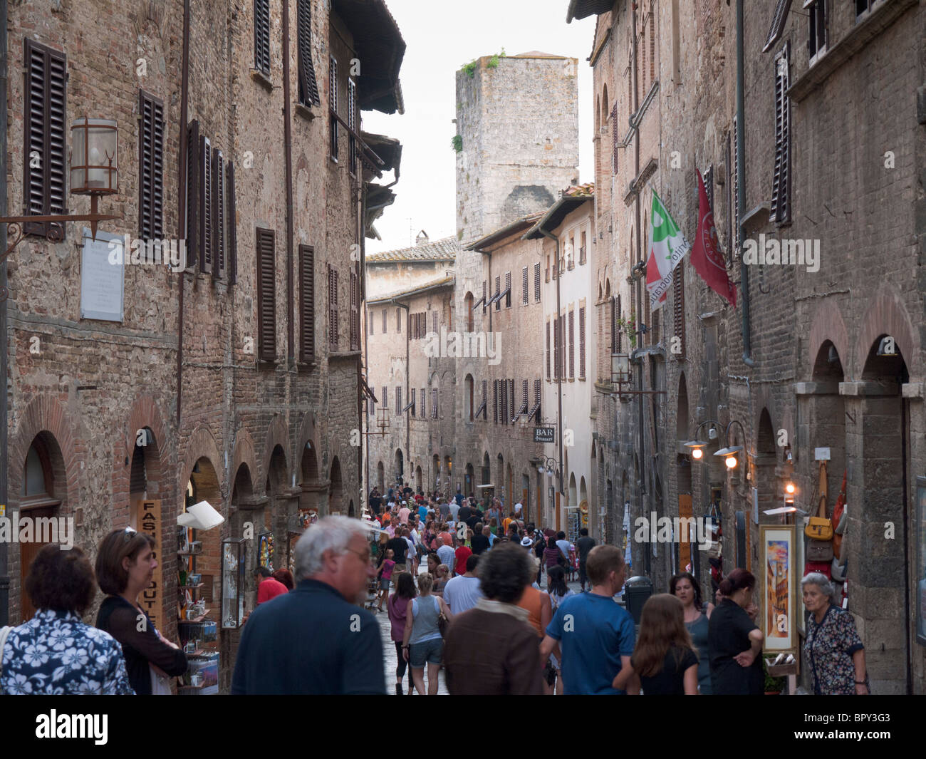 San Gimignano en la Toscana, Italia, Toscana, llamada la ciudad mediaval de Manhattan medieval o la ciudad italiana de torres Foto de stock