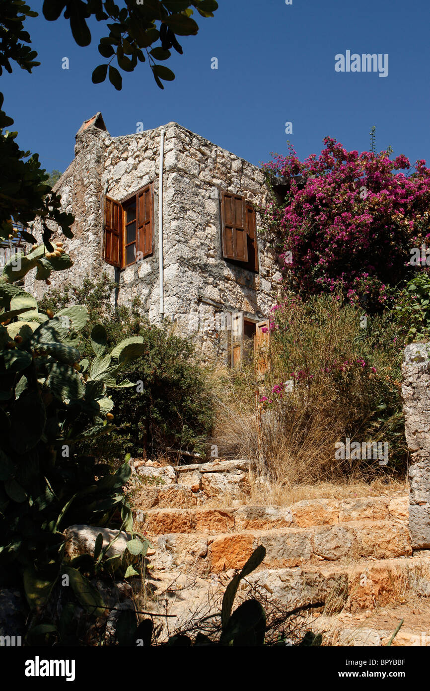 Casa de pueblo de piedra, cerca de Kas, Turquía Foto de stock