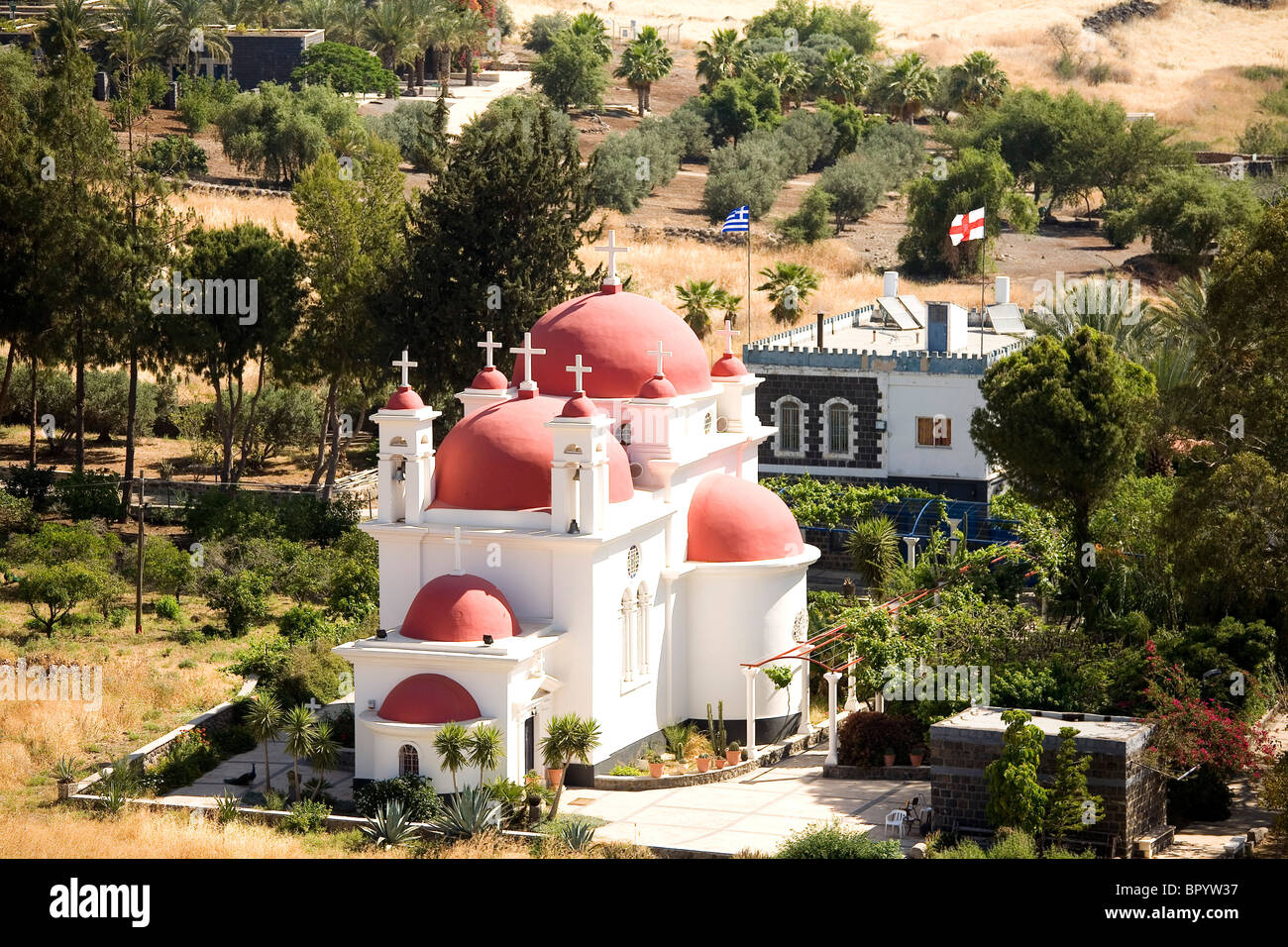 Fotografía aérea de la iglesia ortodoxa griega en el Mar de Galilea. Foto de stock