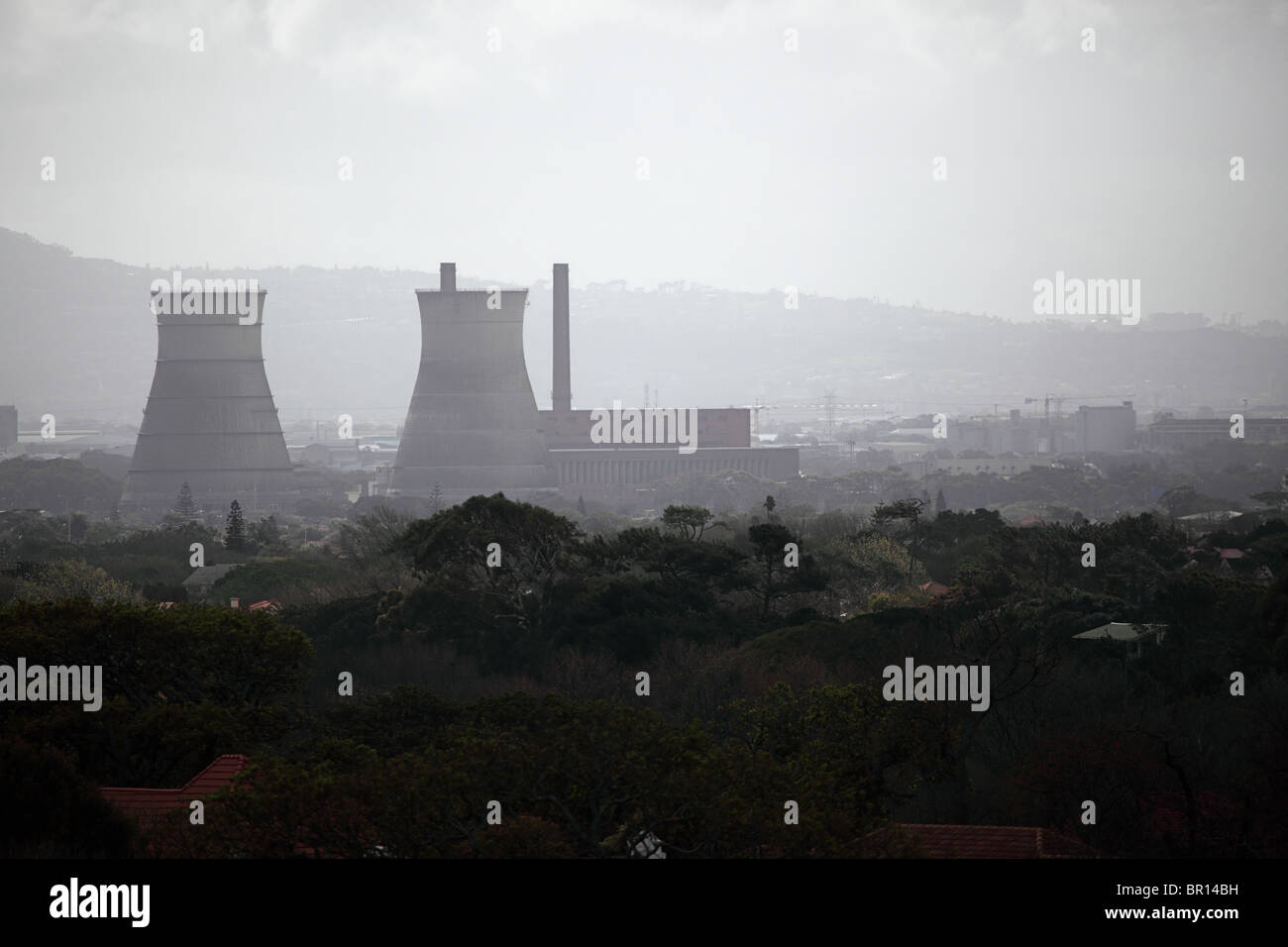 Athlone, torres de refrigeración, Cape Town Foto de stock