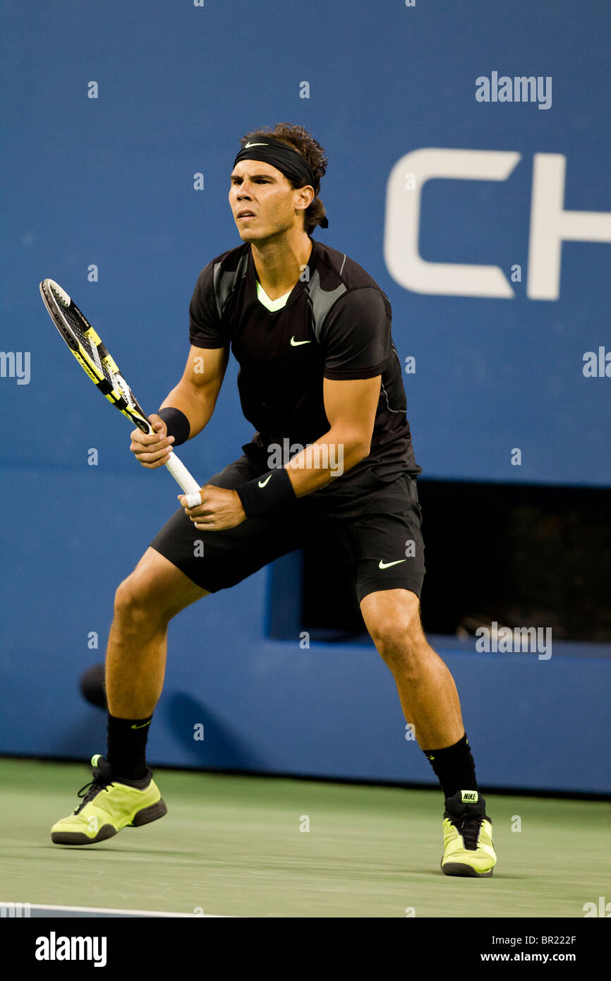 Barrio bajo Tercero Helecho Rafael Nadal (ESP) compitiendo en el US Open de Tenis 2010 Fotografía de  stock - Alamy