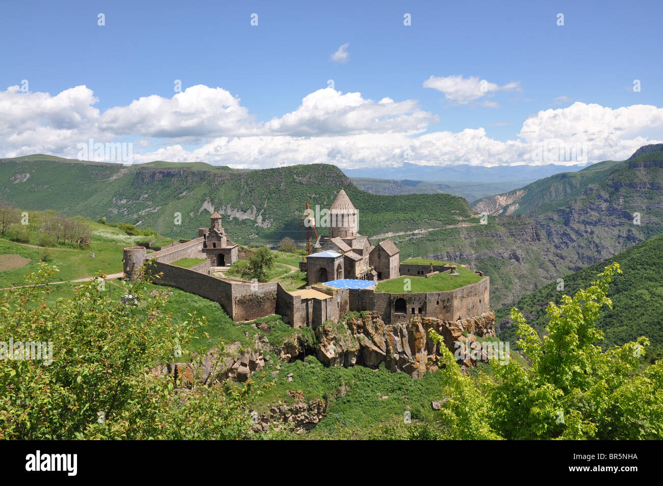 Monasterio Tatev en el sur de Armenia visto desde arriba Foto de stock