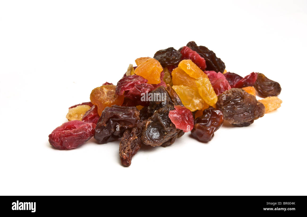 Montón de frutos secos mezclados de albaricoques, La Sultana, pasas y arándanos. Foto de stock