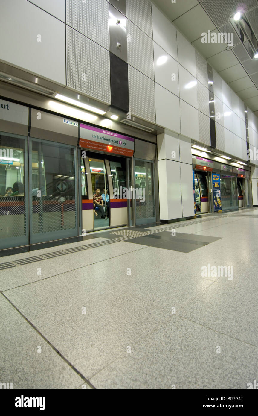 La estación de metro de Singapur Foto de stock