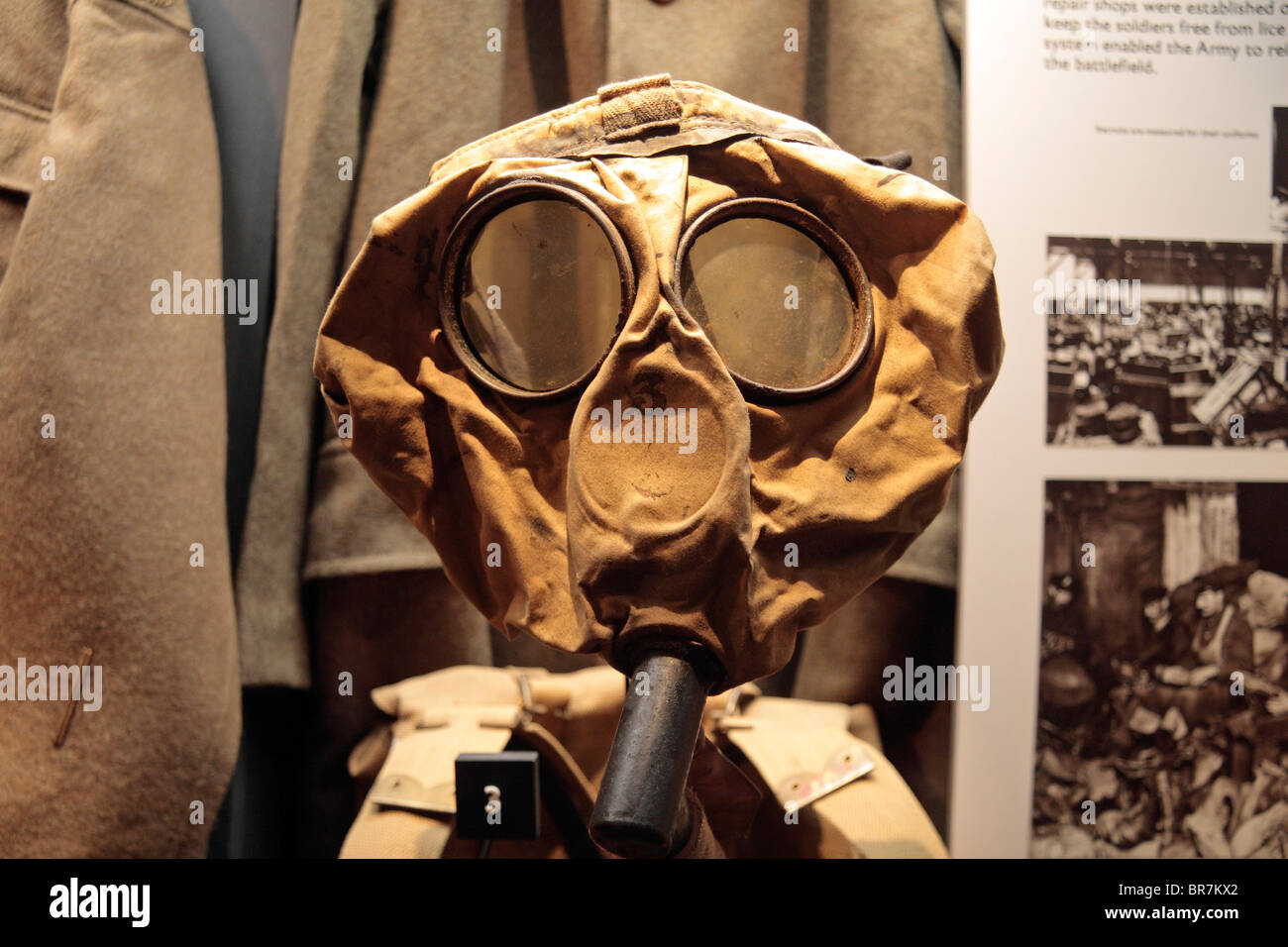 Un pequeño cuadro británico respirador en exhibición en el Museo Imperial de la guerra, Londres, Reino Unido. Foto de stock