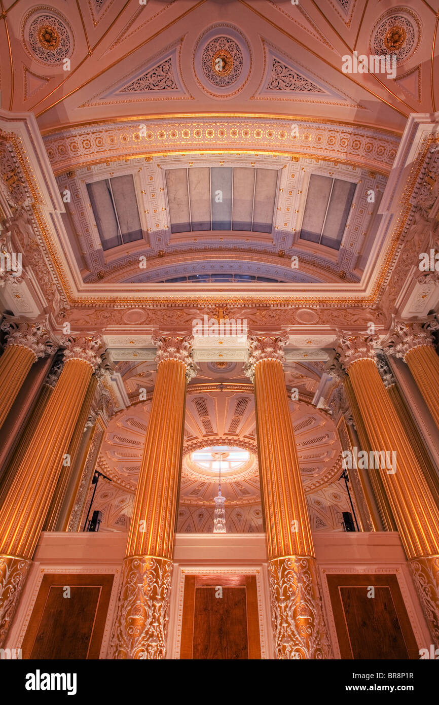 Una fotografía de interiores de St George's Hall en Liverpool Foto de stock
