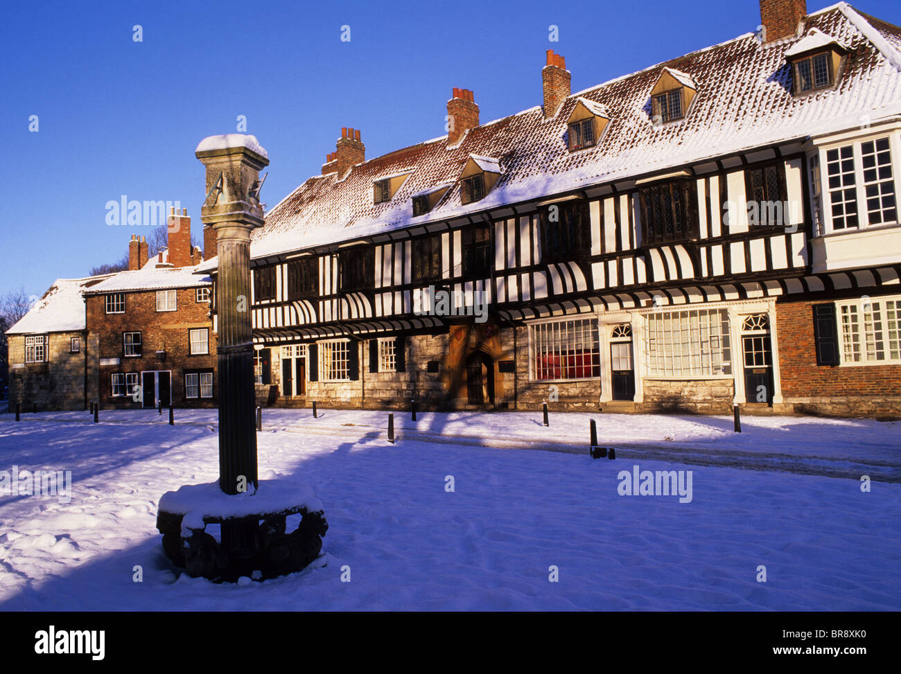 Saint Williams College está rodeado por la nieve del invierno york yorkshire uk Foto de stock