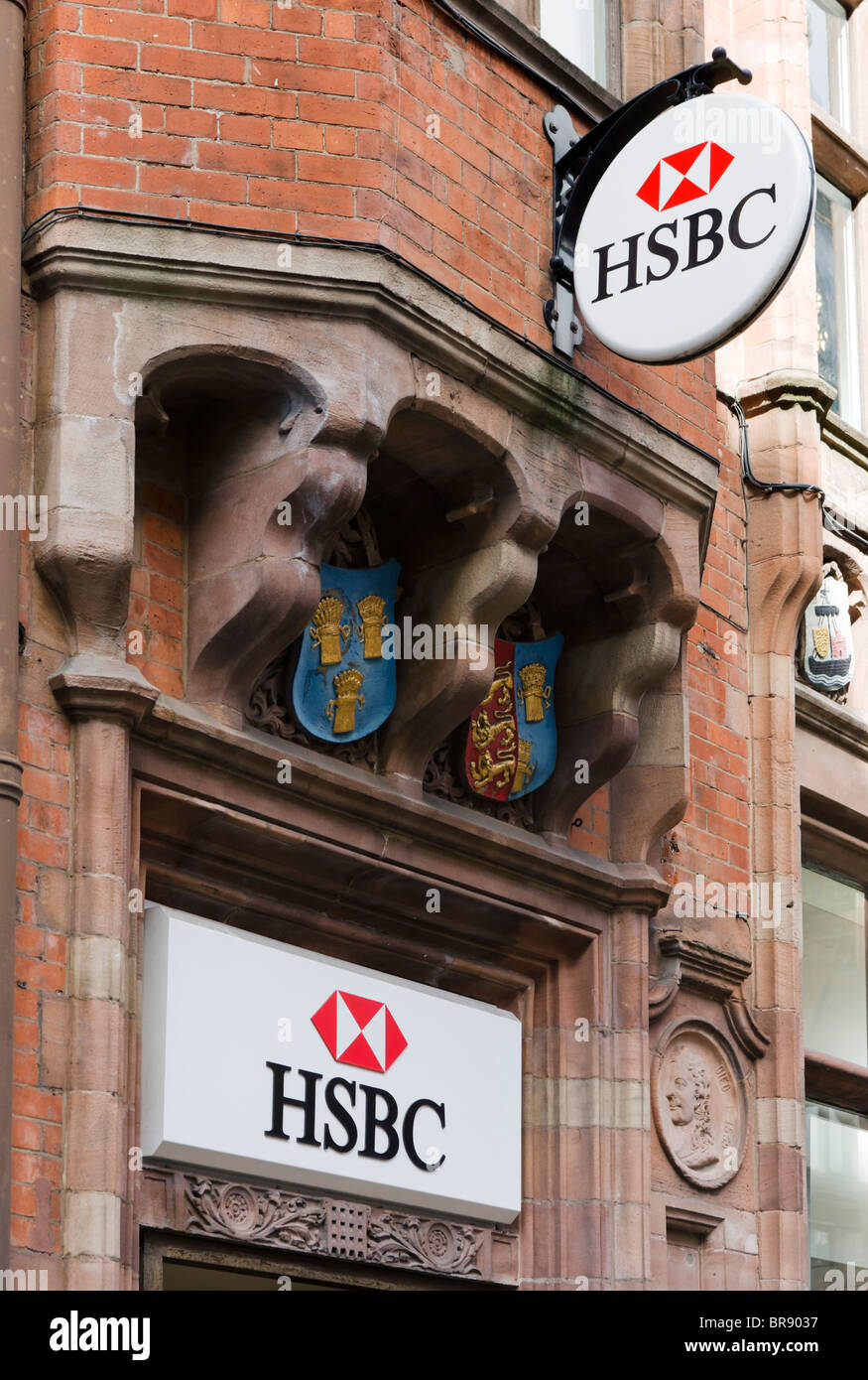 HSBC Bank en el centro de la ciudad de Chester, Cheshire, Inglaterra, Reino Unido. Foto de stock