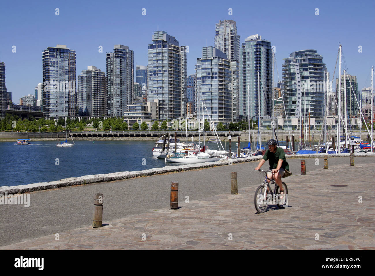 Ciclismo en Vancouver, British Columbia, Canadá Foto de stock