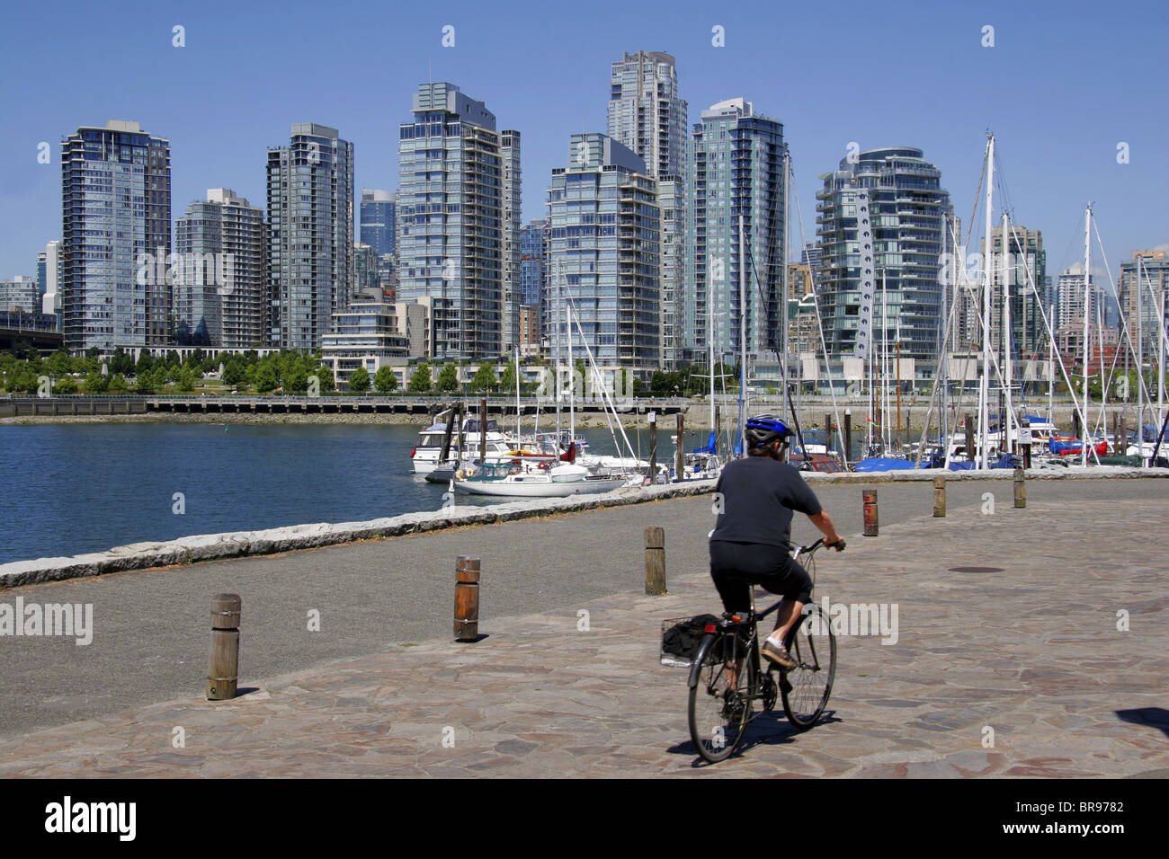 Ciclismo en Vancouver, British Columbia, Canadá Foto de stock
