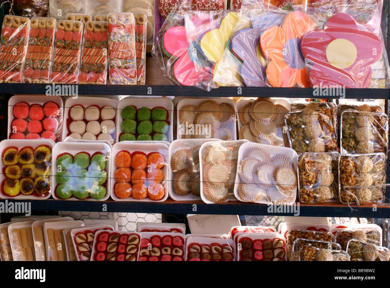 Dulces para la venta en la ciudad de Puebla, México. Foto de stock